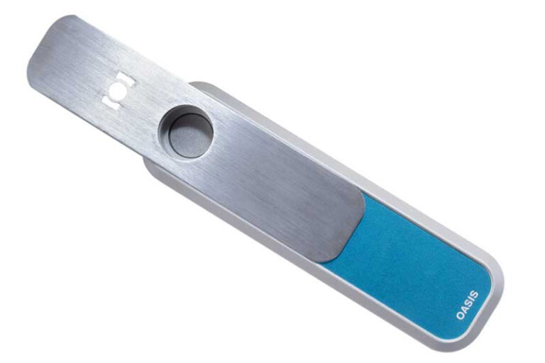 Silver Oasis vaporizer pipe closeup