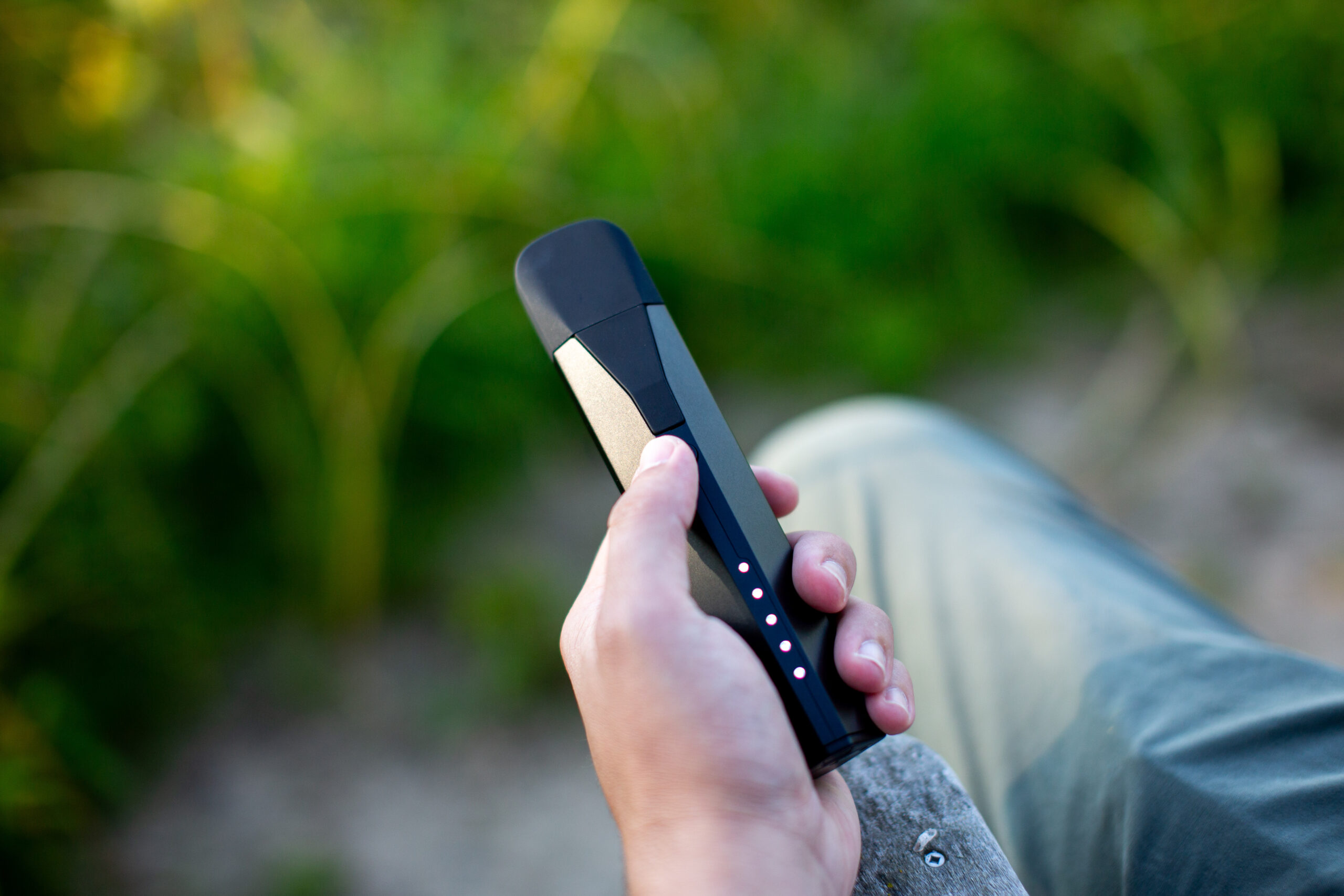 Mixturus in hand — portable and sleek